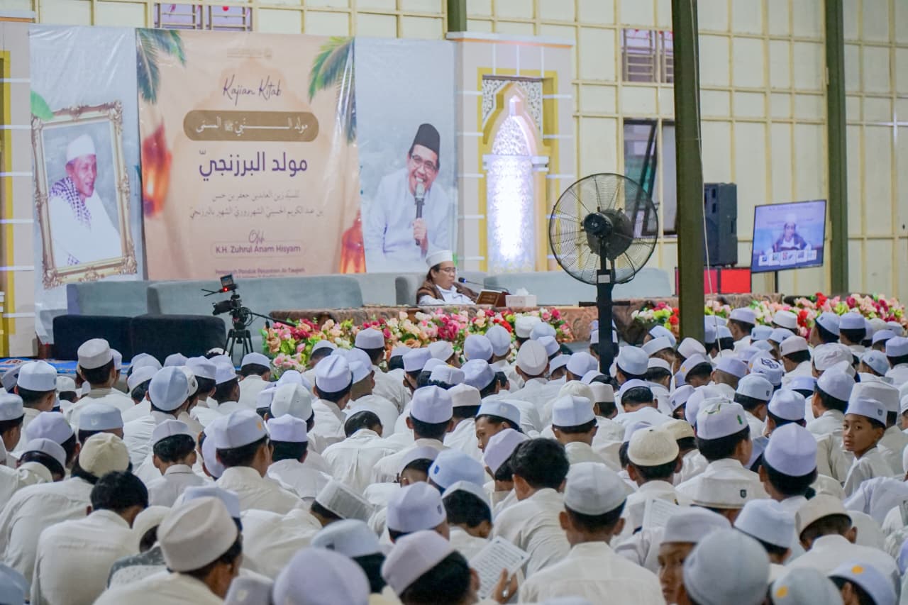 “Senajan Anak Kiai Ora Gelem Ngaji Bento”: Cerita Mbah Hisyam yang Kembali di Malam Maulid Andalusia